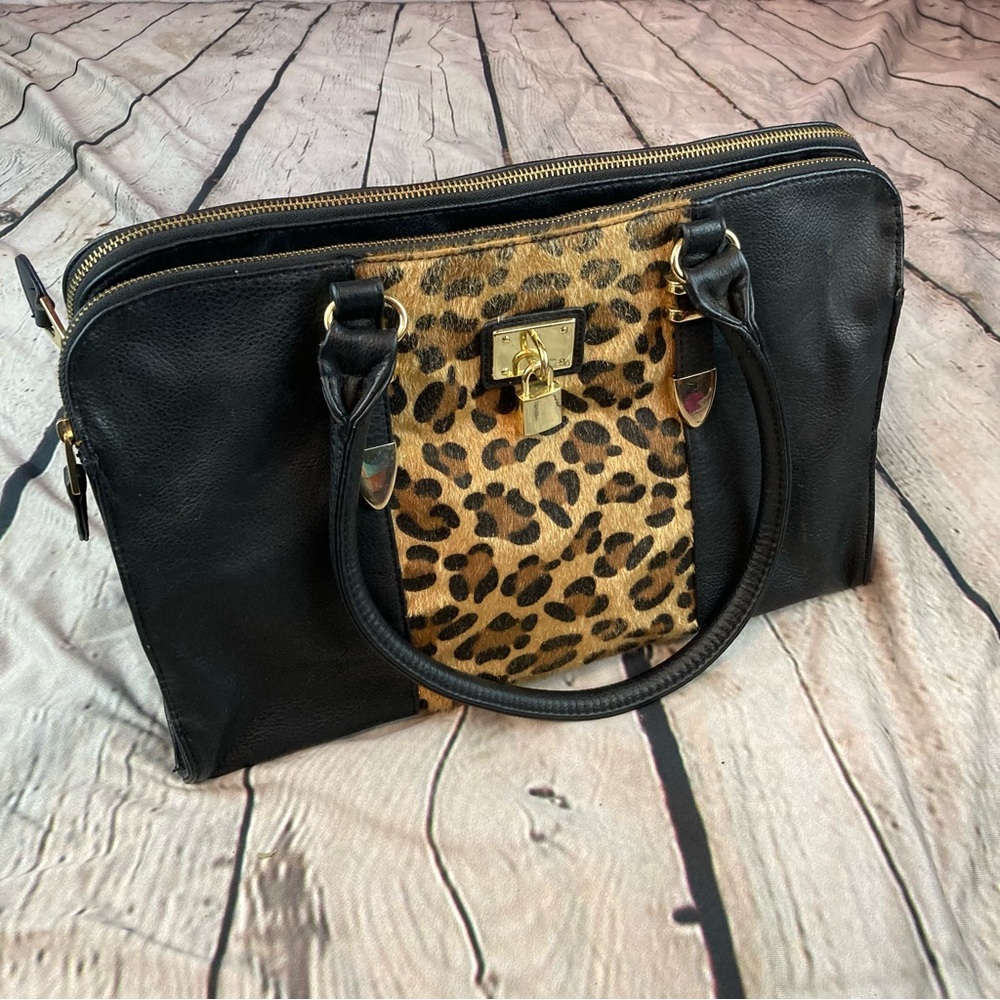 Cheetah Print Design Shoulder Bag with Locket